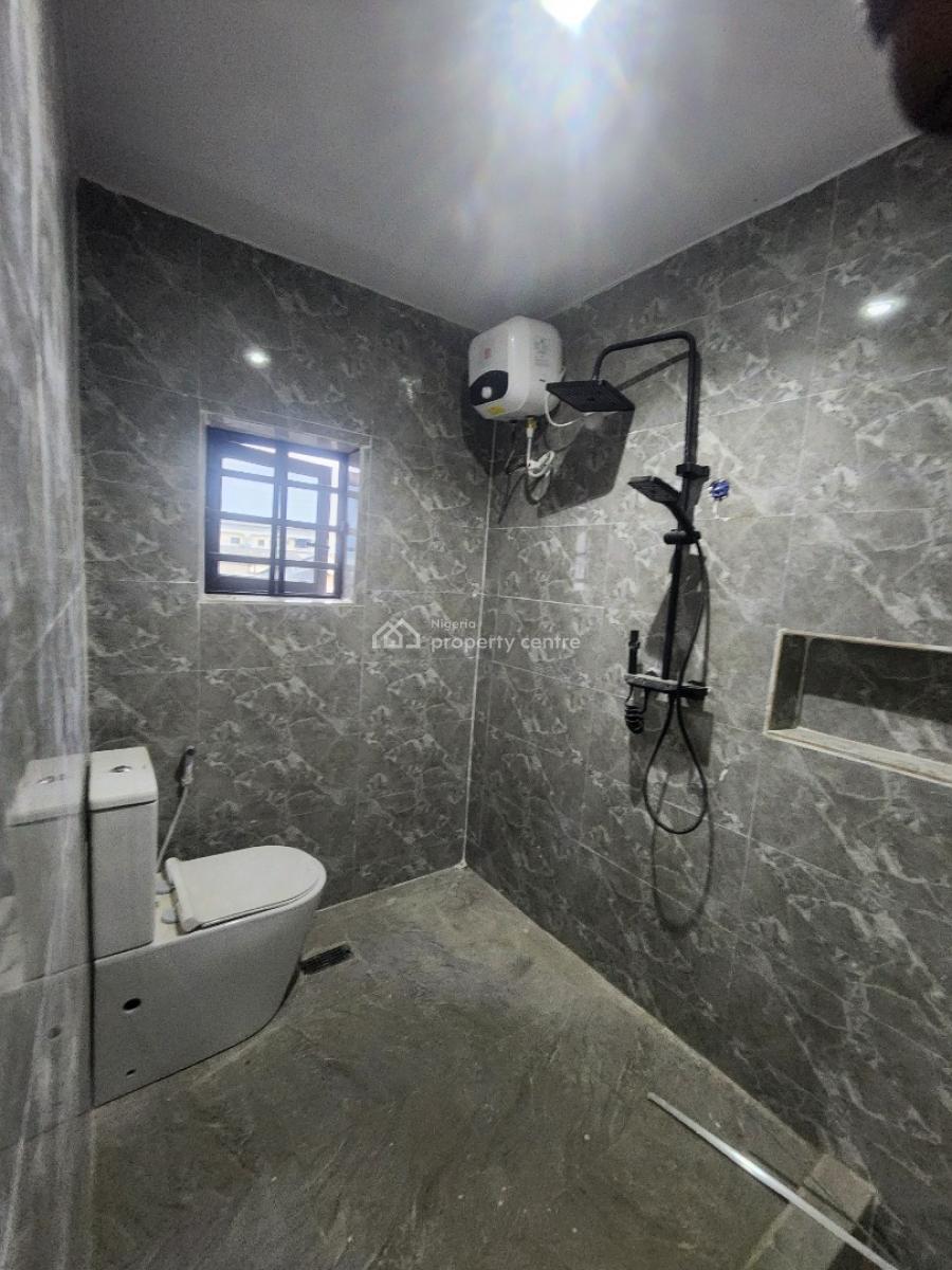 Luxury 3 Bedroom Flat, Off Adekunle Kuye, Surulere, Lagos, Flat / Apartment for Rent