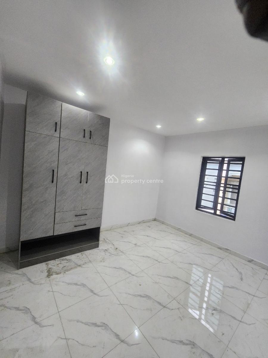 Luxury 3 Bedroom Flat, Off Adekunle Kuye, Surulere, Lagos, Flat / Apartment for Rent
