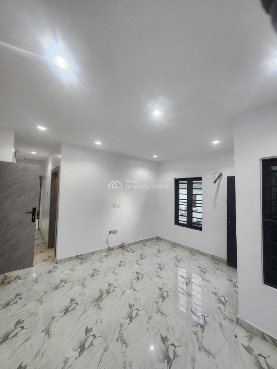 Luxury 3 Bedroom Flat, Off Adekunle Kuye, Surulere, Lagos, Flat / Apartment for Rent