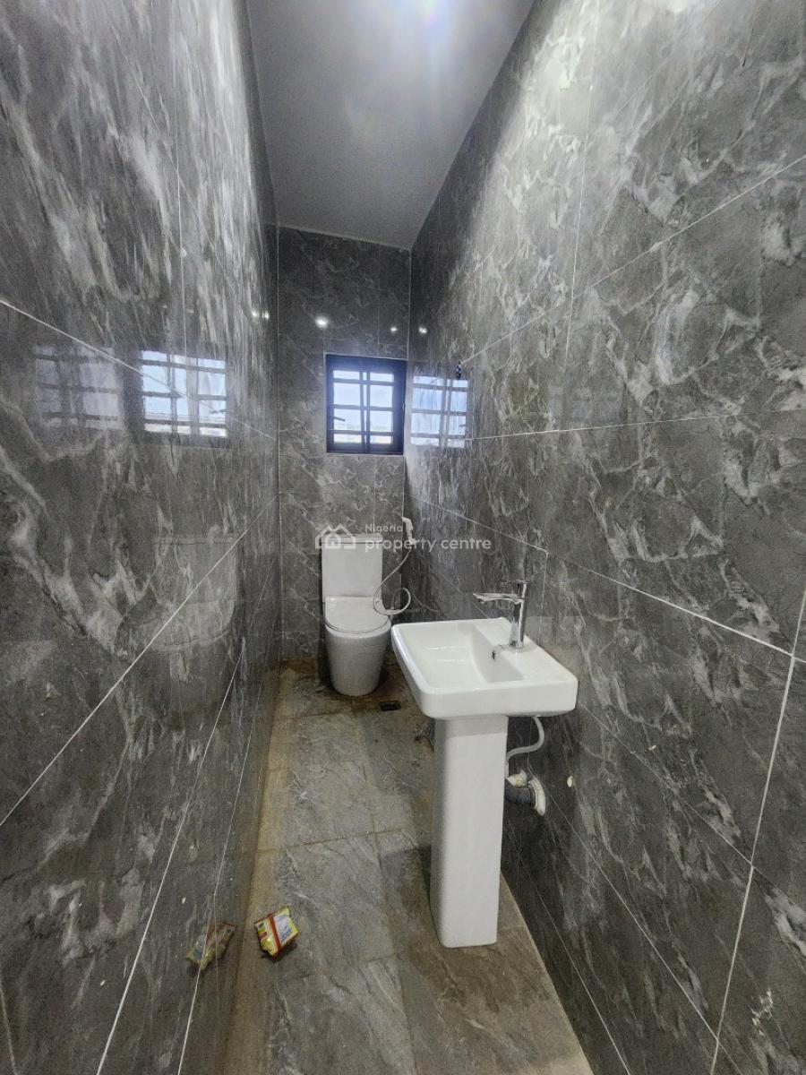Luxury 3 Bedroom Flat, Off Adekunle Kuye, Surulere, Lagos, Flat / Apartment for Rent