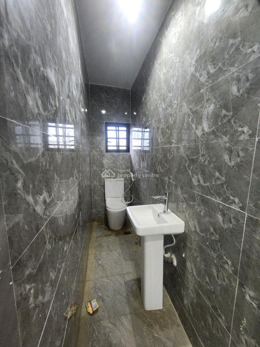 Luxury 3 Bedroom Flat, Off Adekunle Kuye, Surulere, Lagos, Flat / Apartment for Rent