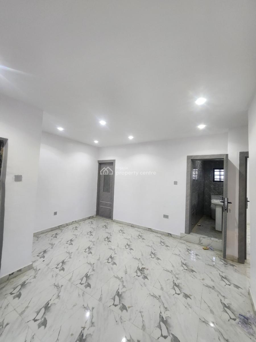 Luxury 3 Bedroom Flat, Off Adekunle Kuye, Surulere, Lagos, Flat / Apartment for Rent
