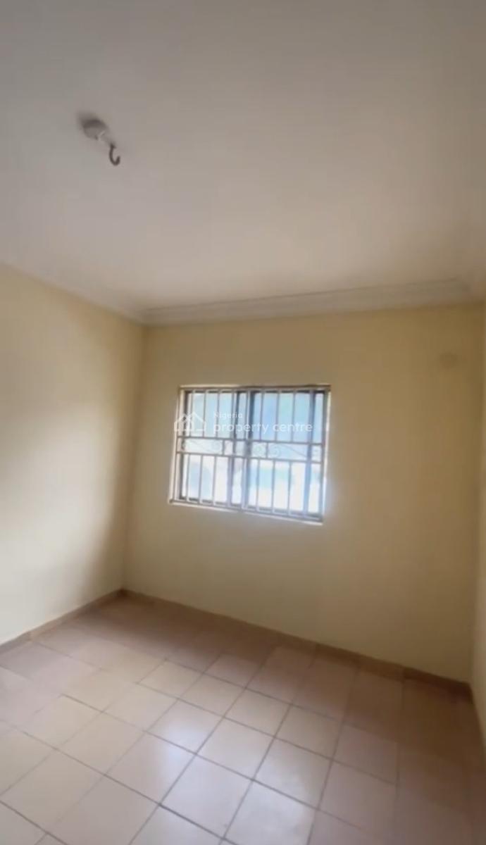 Spacious 3bedroom  Flat, Office/residence,  Tarred Rd, By Arab(tarred Rd), Utako, Abuja, Flat / Apartment for Rent