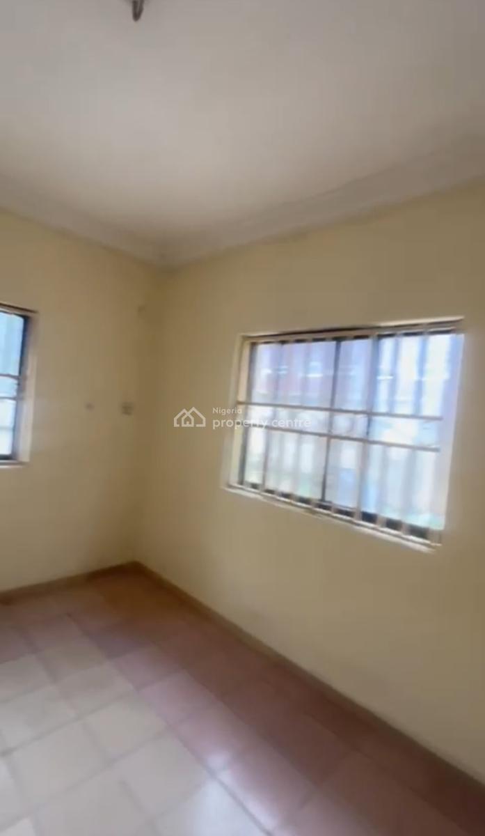 Spacious 3bedroom  Flat, Office/residence,  Tarred Rd, By Arab(tarred Rd), Utako, Abuja, Flat / Apartment for Rent
