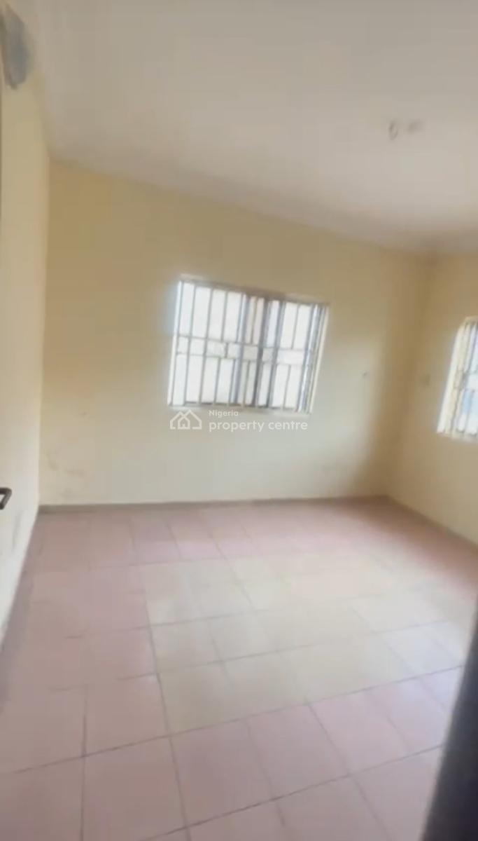 Spacious 3bedroom  Flat, Office/residence,  Tarred Rd, By Arab(tarred Rd), Utako, Abuja, Flat / Apartment for Rent