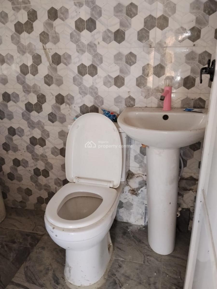 a Newly Renovated 2 Bedroom Flat, Bogije, Ibeju Lekki, Lagos, Flat / Apartment for Rent