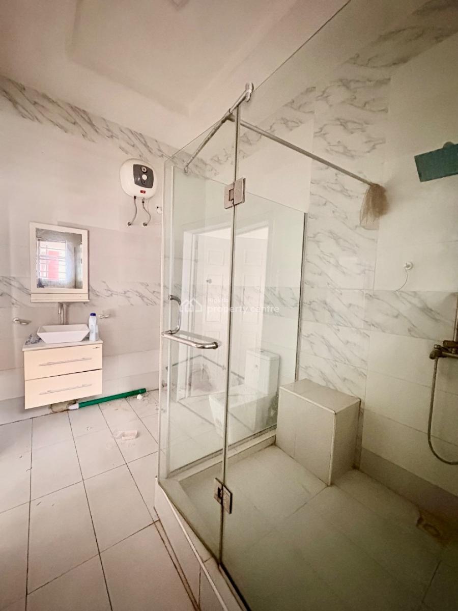 Luxury Masters Bedroom in Elite, Secure Estate, Lekki Conservation Road, Opposite Chevron, Lekki, Lagos, Flat / Apartment for Rent