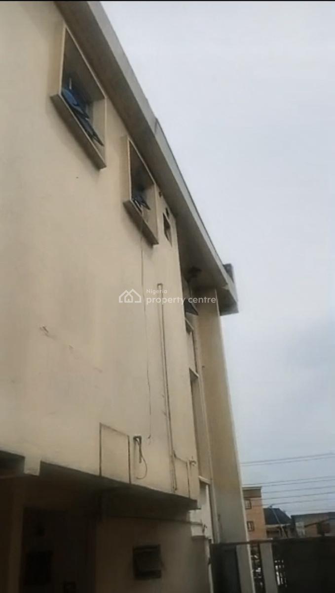 Solidly Built Two Storey Office Complex on 1000 Sqm, Ikorodu Road By Jibowu, Jibowu, Yaba, Lagos, Plaza / Complex / Mall for Sale