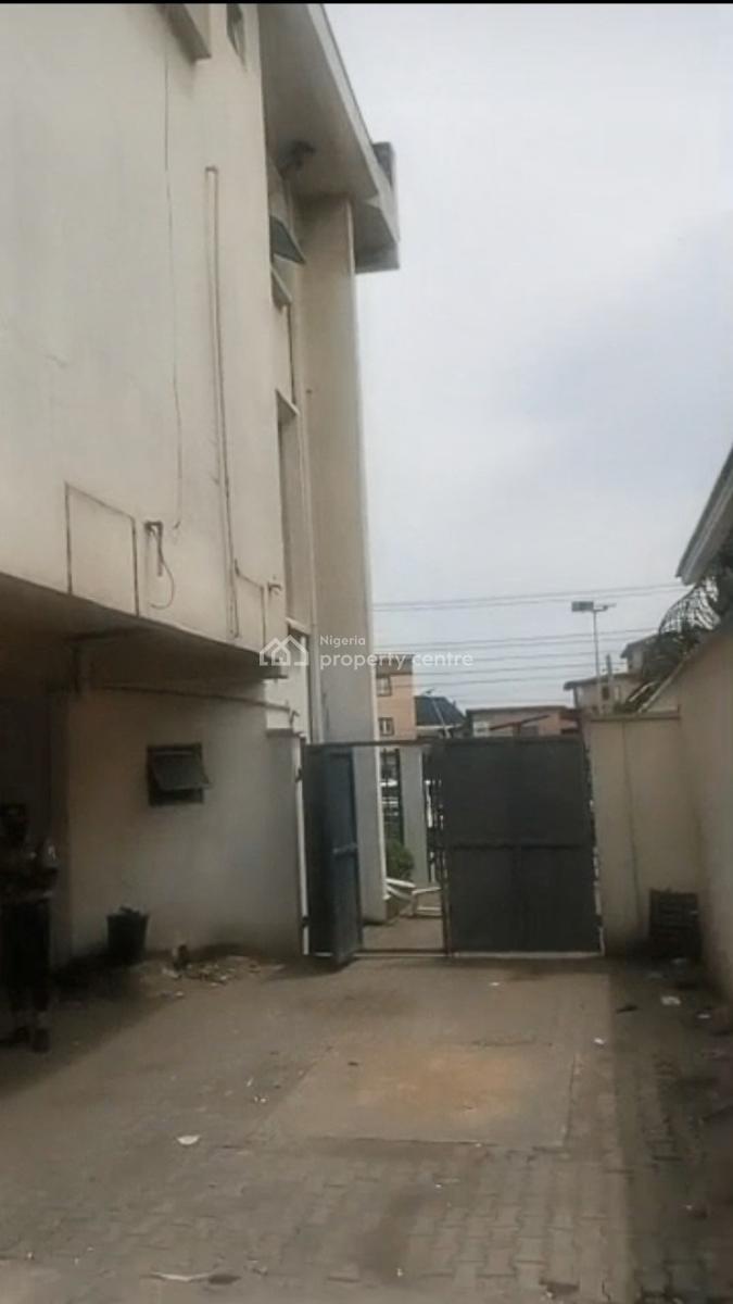 Solidly Built Two Storey Office Complex on 1000 Sqm, Ikorodu Road By Jibowu, Jibowu, Yaba, Lagos, Plaza / Complex / Mall for Sale