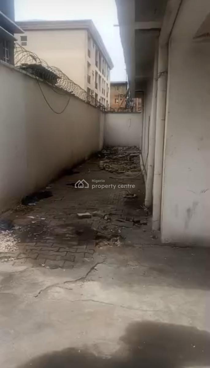 Solidly Built Two Storey Office Complex on 1000 Sqm, Ikorodu Road By Jibowu, Jibowu, Yaba, Lagos, Plaza / Complex / Mall for Sale
