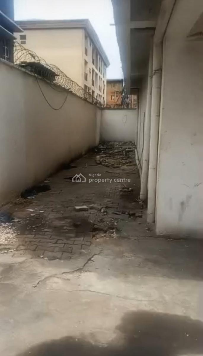 Solidly Built Two Storey Office Complex on 1000 Sqm, Ikorodu Road By Jibowu, Jibowu, Yaba, Lagos, Plaza / Complex / Mall for Sale