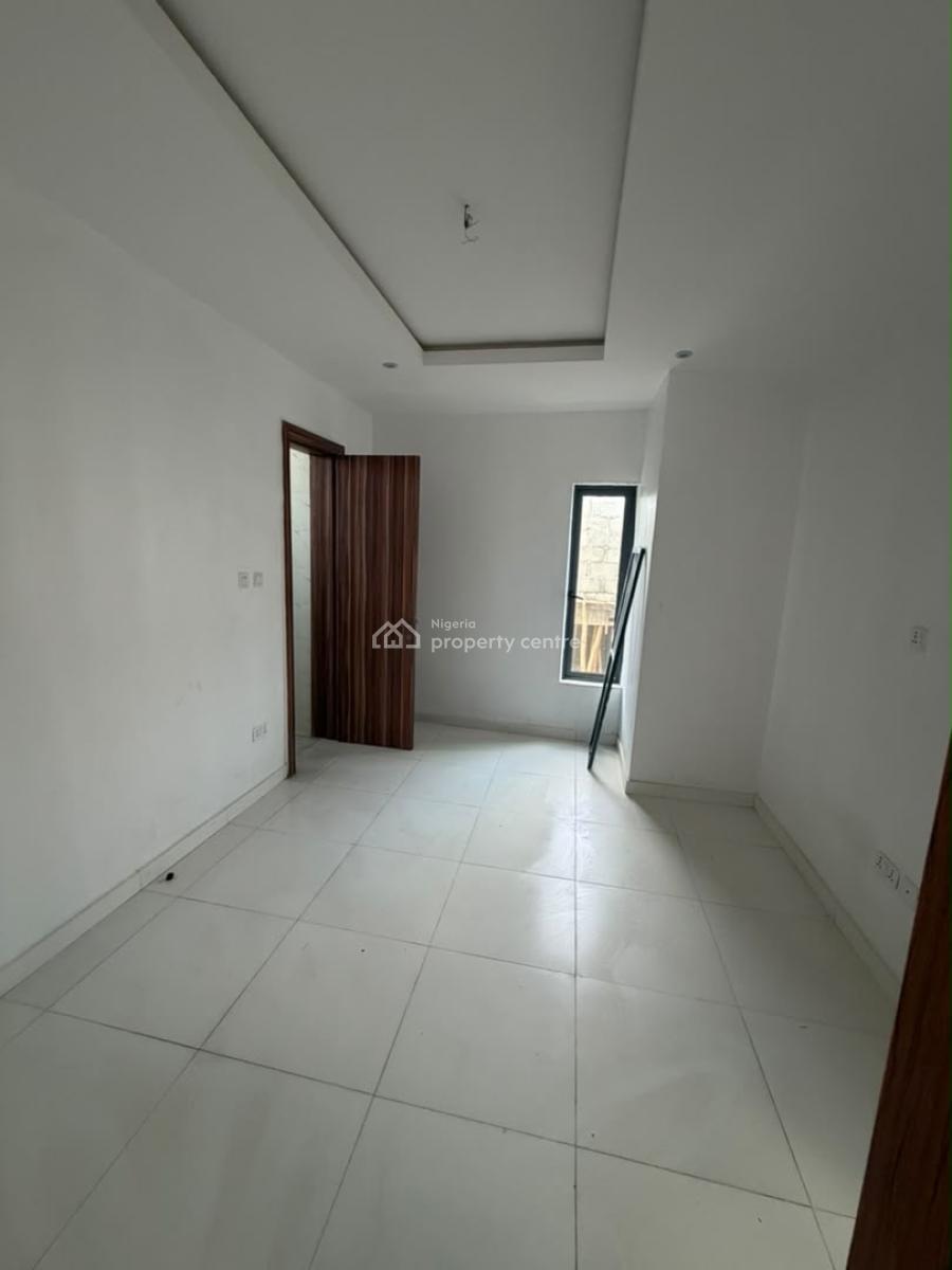 Spacious 2 Bedroom Apartment, Atlantic View Estate, New Road Opposite Chevron, Lekki Phase 1, Lekki, Lagos, Flat / Apartment for Rent