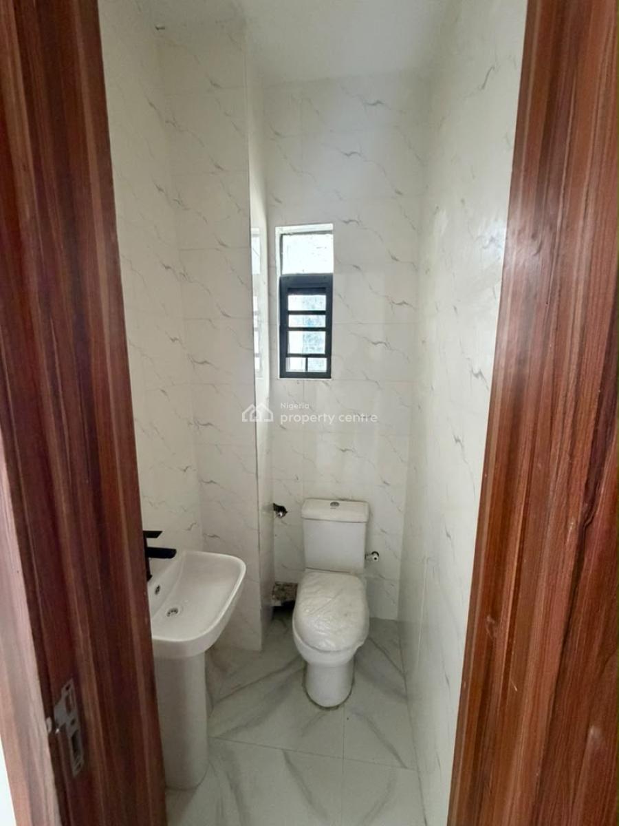 Spacious 2 Bedroom Apartment, Atlantic View Estate, New Road Opposite Chevron, Lekki Phase 1, Lekki, Lagos, Flat / Apartment for Rent