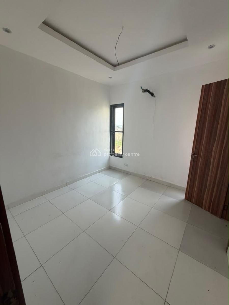 Spacious 2 Bedroom Apartment, Atlantic View Estate, New Road Opposite Chevron, Lekki Phase 1, Lekki, Lagos, Flat / Apartment for Rent