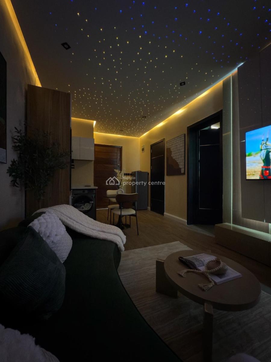 Cinematic Masterpiece, One Bed in a Nice Estate, Lekki Phase 1, Lekki, Lagos, Flat / Apartment Short Let