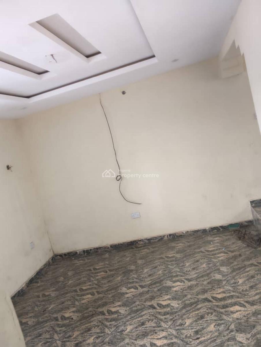 Luxury Room and Parlor Self Contained, Ofin Estate, Igbogbo, Ikorodu, Lagos, Flat / Apartment for Rent