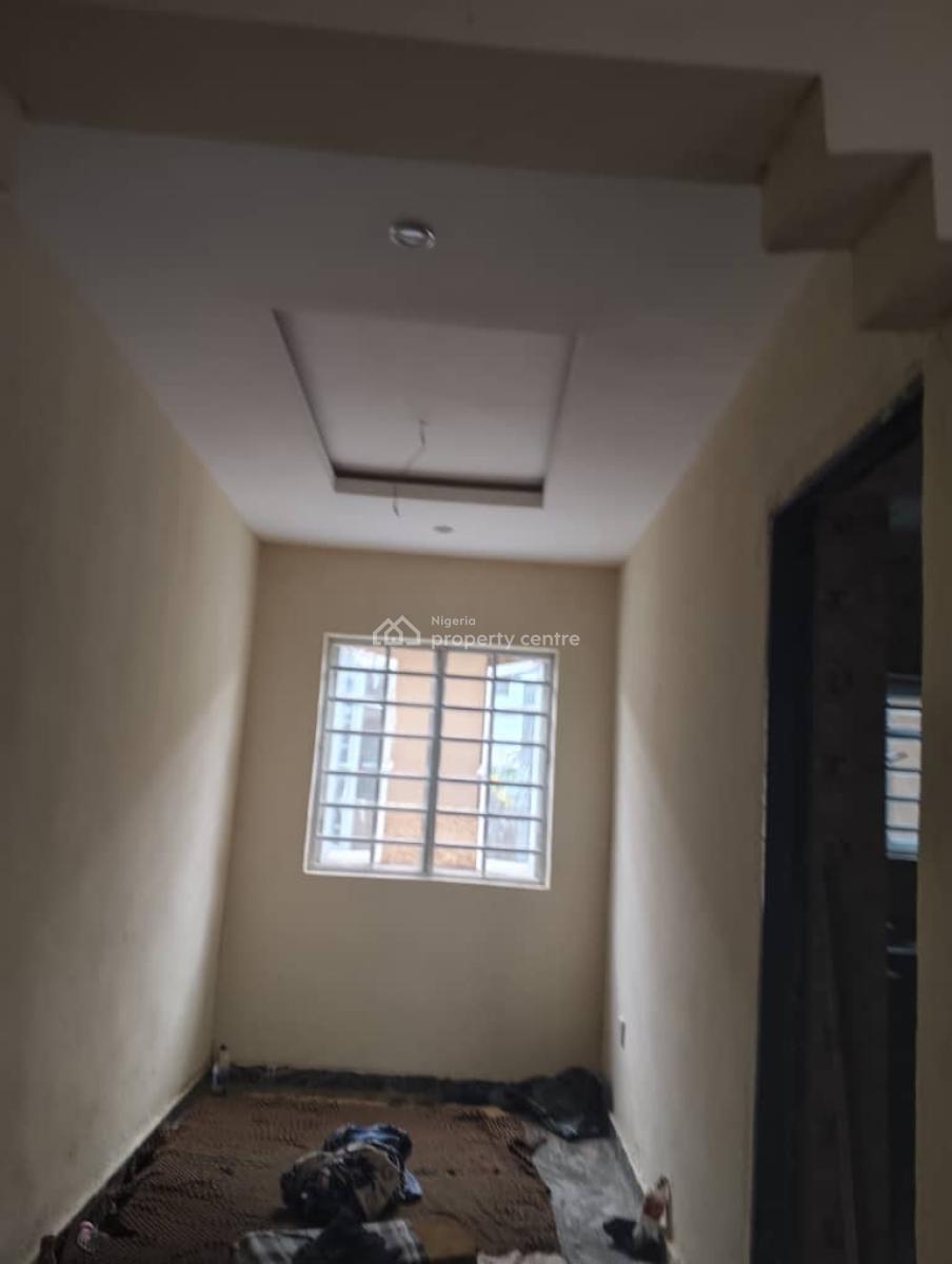 Luxury Room and Parlor Self Contained, Ofin Estate, Igbogbo, Ikorodu, Lagos, Flat / Apartment for Rent