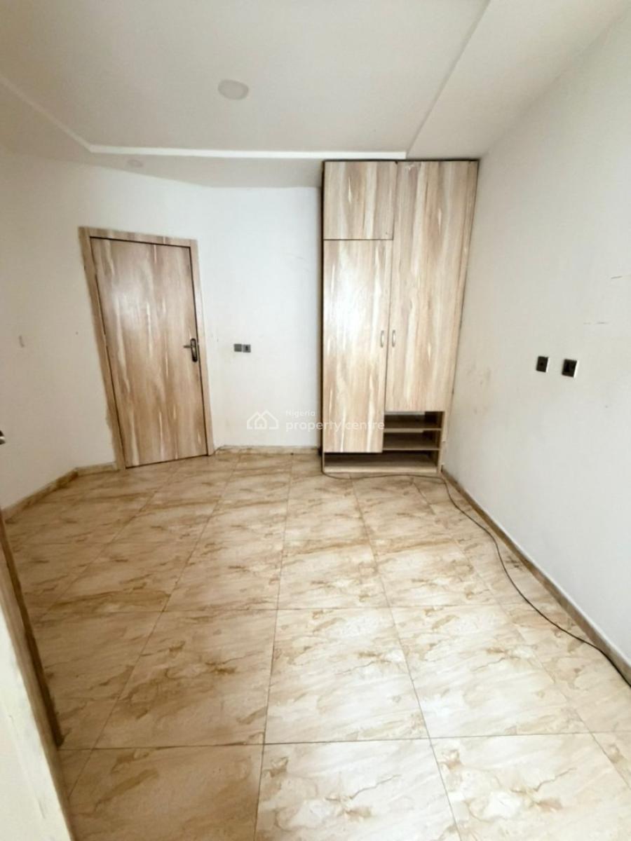 Upstairs Mini Flat in a Shared Duplex, Royal Pine Estate Gate 1 Orchid Road, Lekki, Lagos, Mini Flat (room and Parlour) for Rent