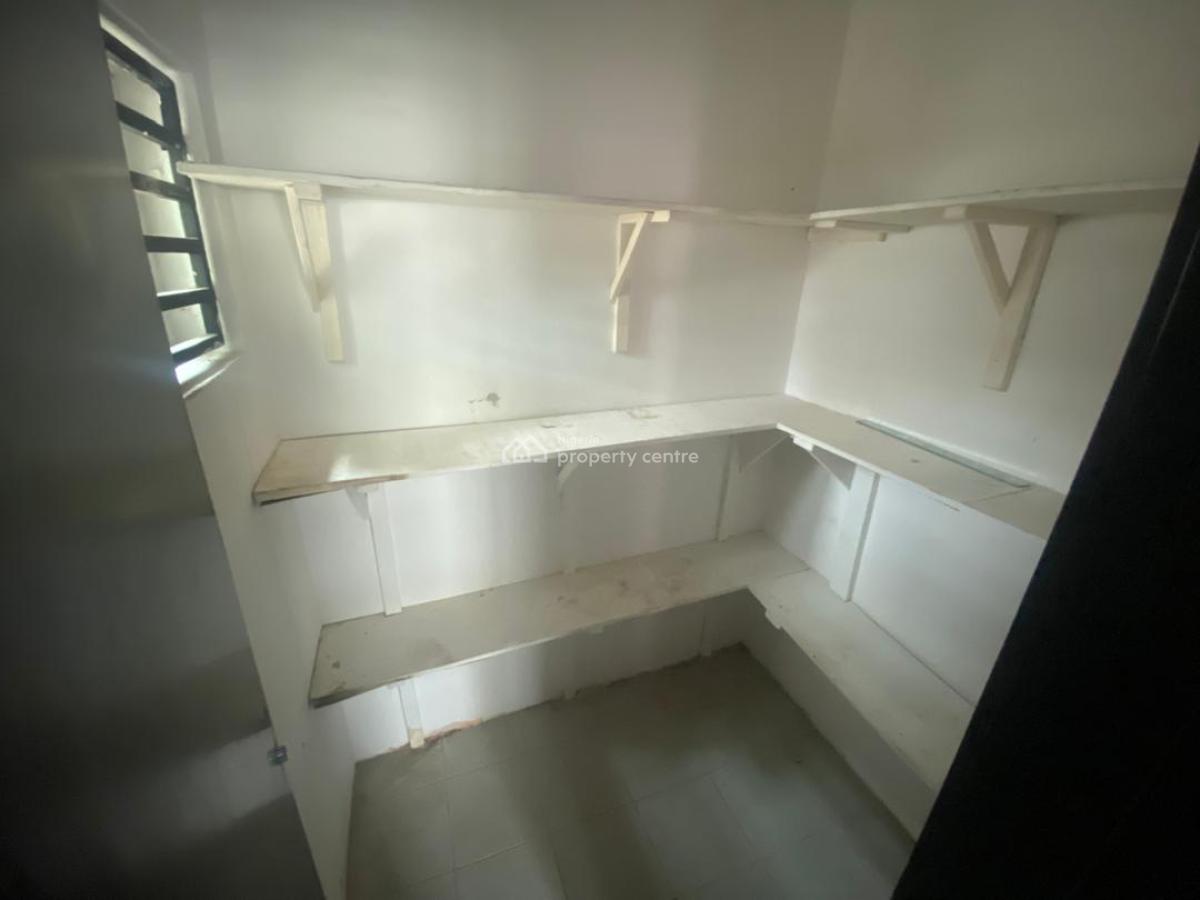 Well Maintained 4 Bedroom Semi-detached Duplex with 2 Room Bqs, Lekki Phase 1, Lekki, Lagos, Semi-detached Duplex for Rent