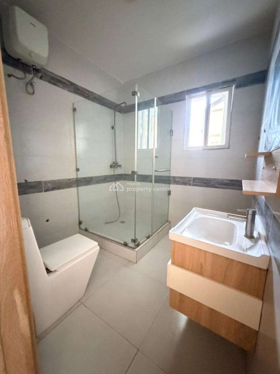Upstairs Masters Bedroom Inside a Shared Apartment, Royal Pine Estate Gate 1 Orchid Road, Lekki, Lagos, Self Contain (single Rooms) for Rent