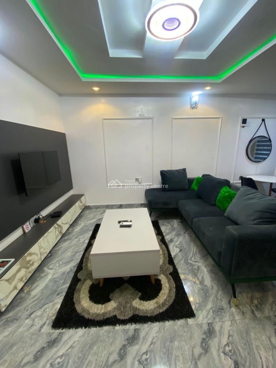 Luxury 1-bedroom Apartment with Private Cinema, Lekki Phase 1, Lekki, Lagos, Flat / Apartment Short Let