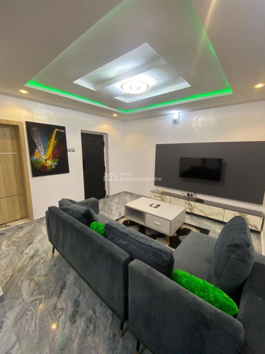 Luxury 1-bedroom Apartment with Private Cinema, Lekki Phase 1, Lekki, Lagos, Flat / Apartment Short Let