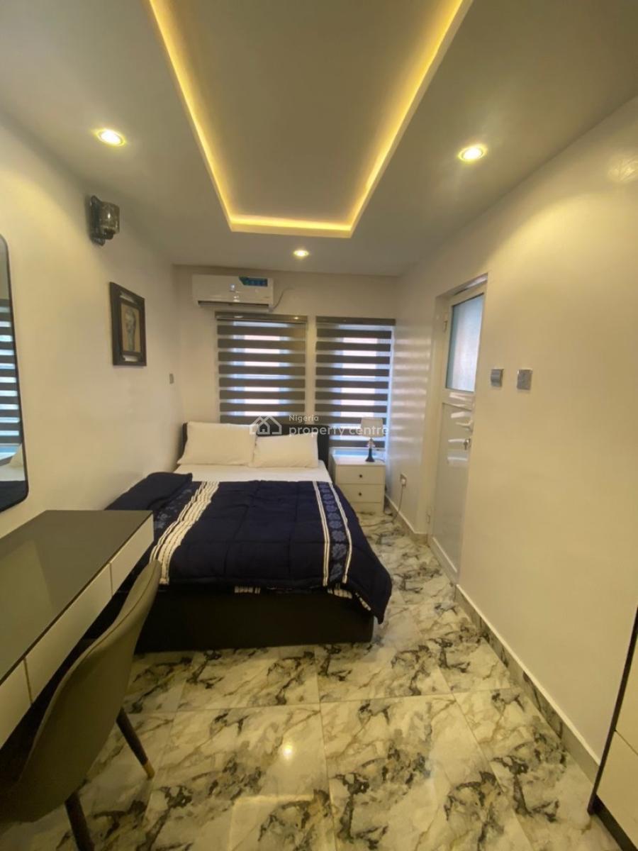 Luxury 1-bedroom Apartment with Private Cinema, Lekki Phase 1, Lekki, Lagos, Flat / Apartment Short Let