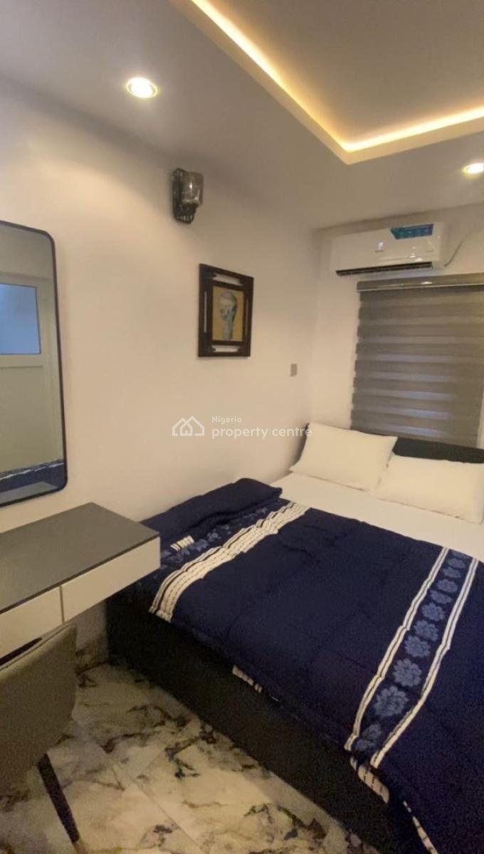 Luxury 1-bedroom Apartment with Private Cinema, Lekki Phase 1, Lekki, Lagos, Flat / Apartment Short Let