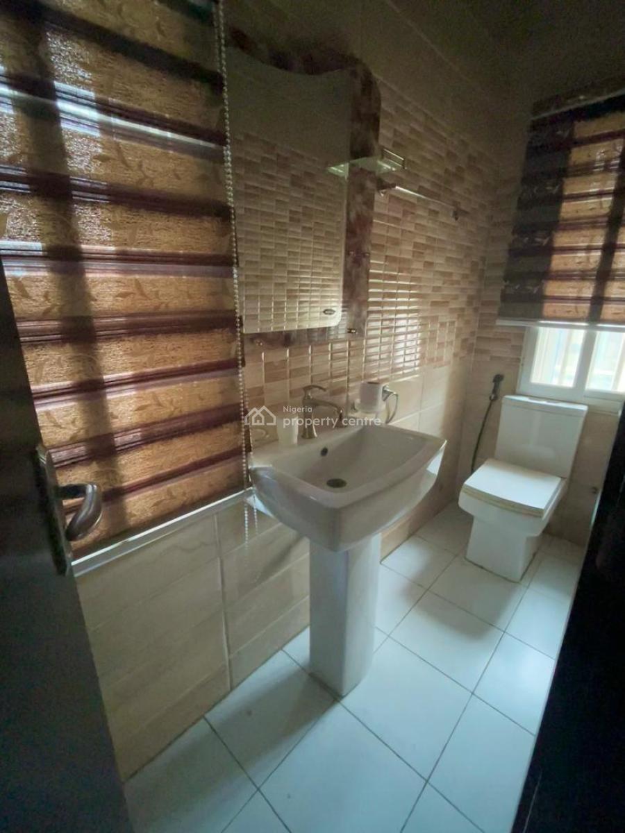 Well Maintained 5 Bedroom Fully Detached Home, Osapa, Lekki, Lagos, Detached Duplex for Sale