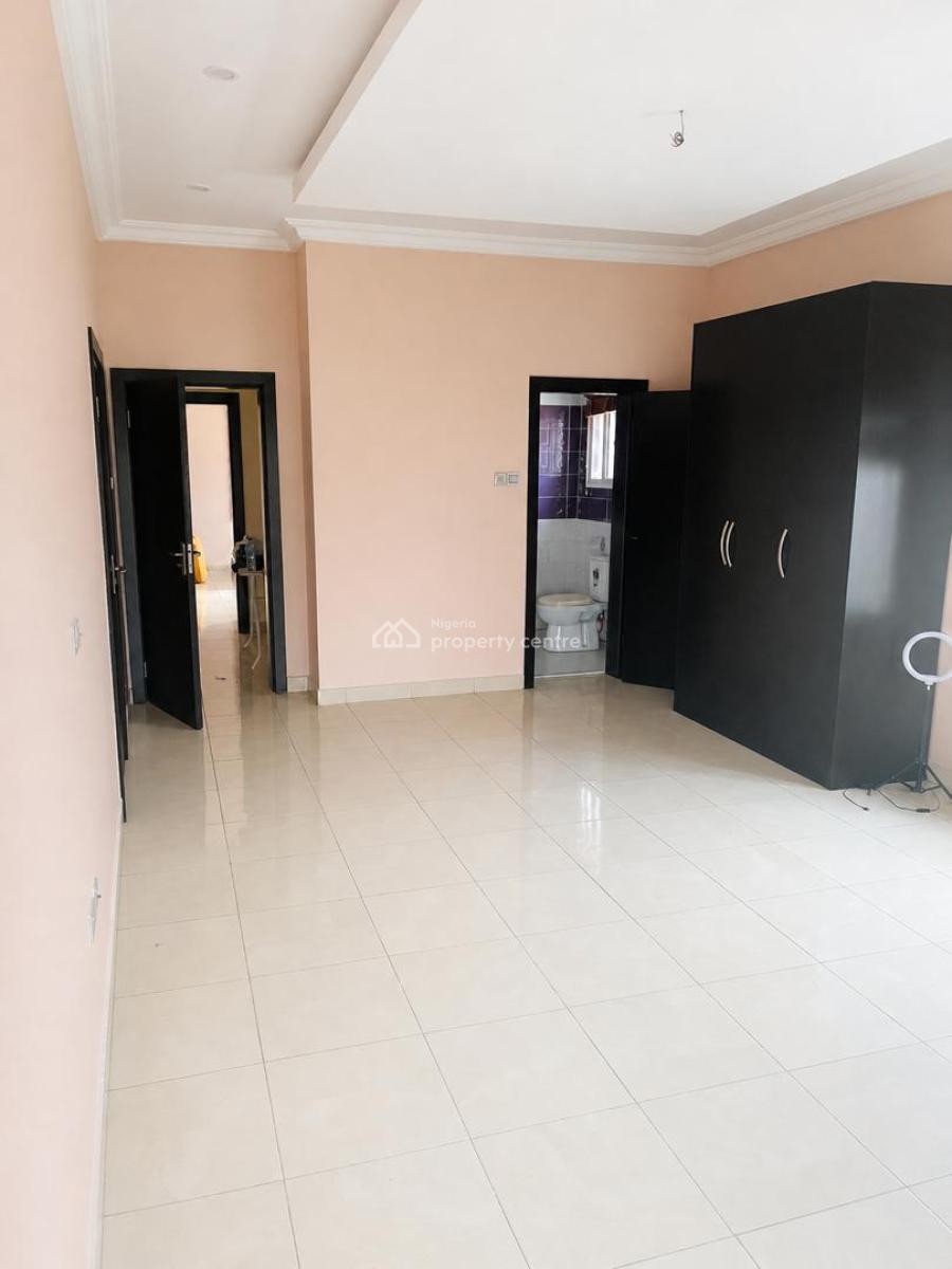 Well Maintained 5 Bedroom Fully Detached Home, Osapa, Lekki, Lagos, Detached Duplex for Sale