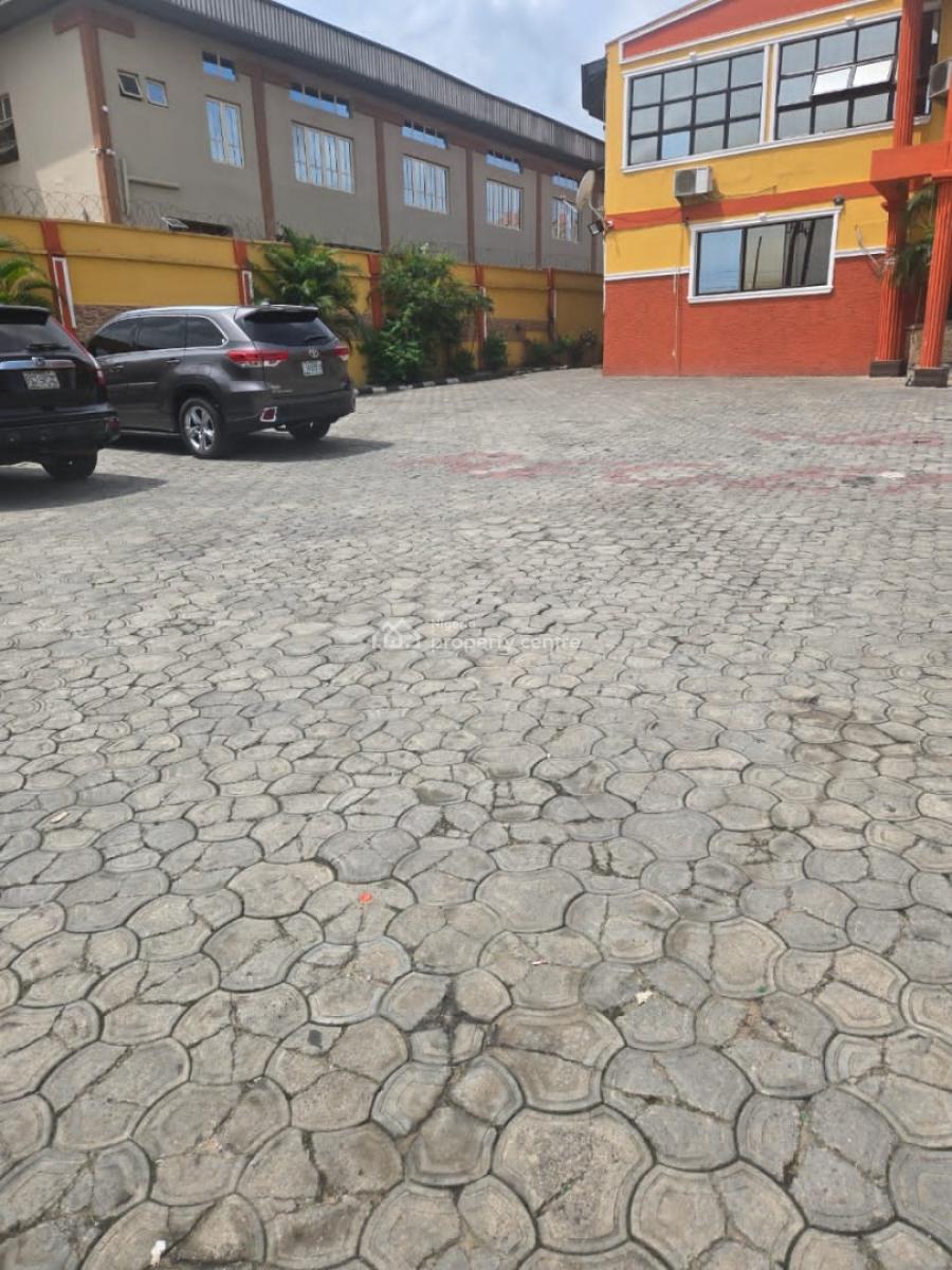 3,000m2 Standard Commercial Hall, Otunba Jobi-fele Way Alausa Lagos., Ikeja, Lagos, Hall for Rent