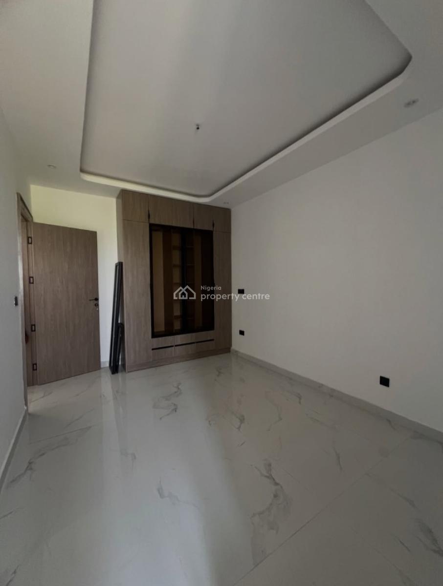 New and Serviced with 24/7 Power Supply Well-finished 2 Bedroom En-sui, Lekki Phase 1, Lekki, Lagos, Flat / Apartment for Rent
