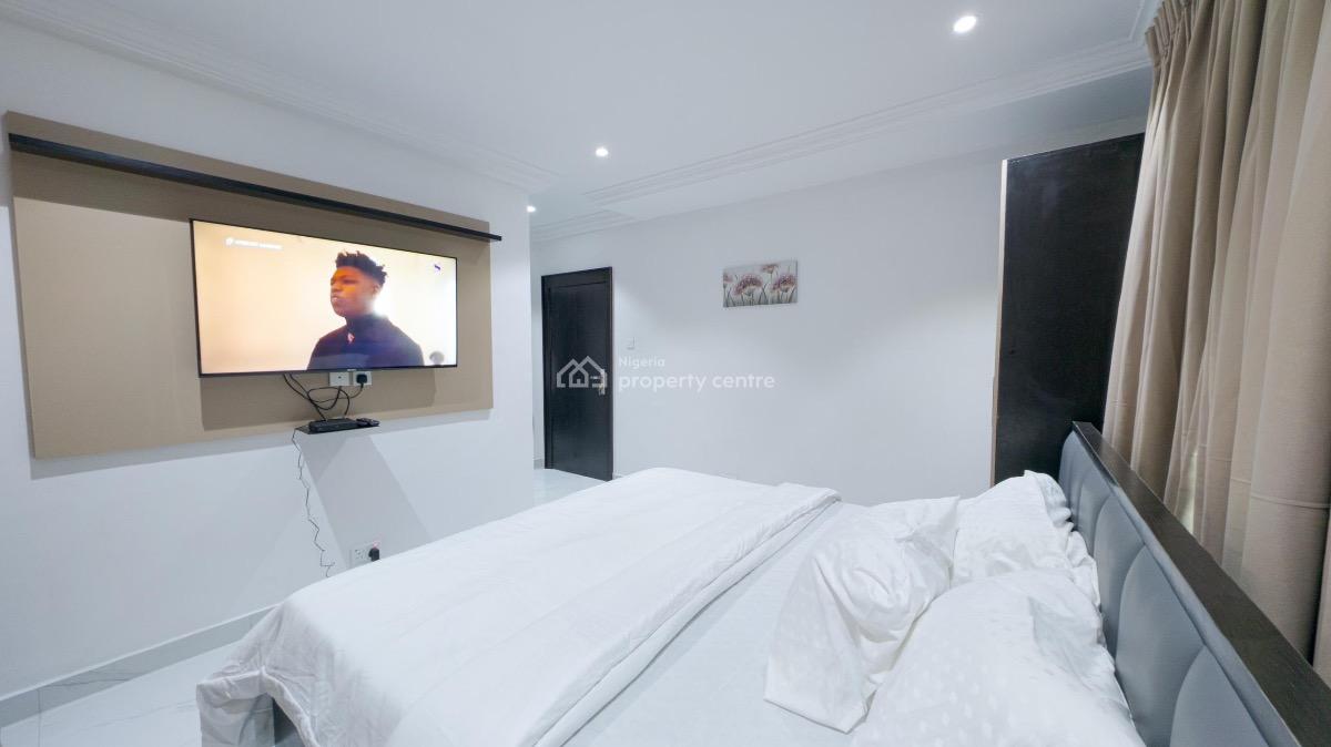 Modern 2-bedroom Executive Apartment with Smart Lock Access, Lekki Phase 1, Lekki, Lagos, Flat / Apartment Short Let