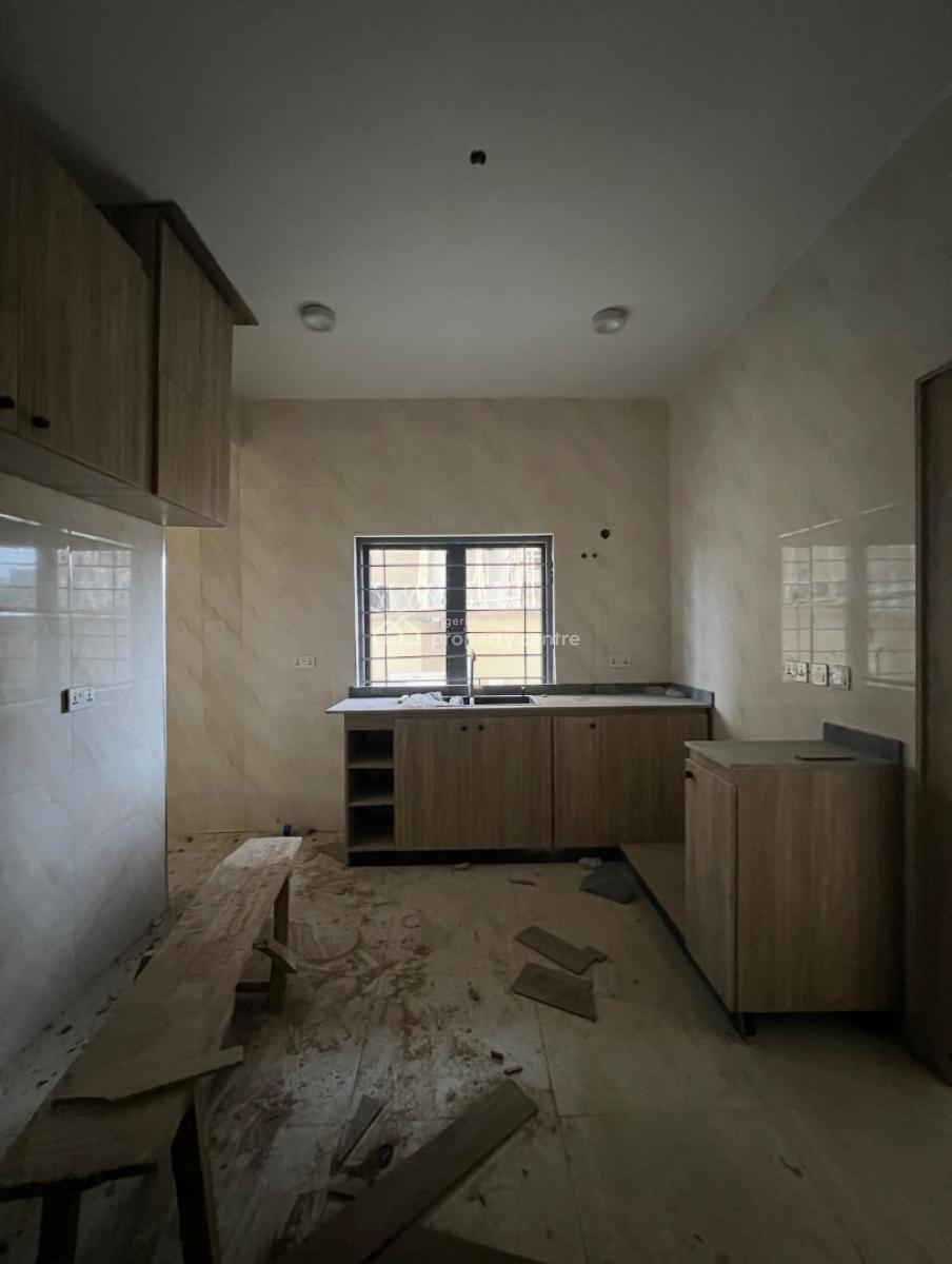 4 Bedroom Townhouse with En-suite Bq, Mabushi, Abuja, Semi-detached Duplex for Rent