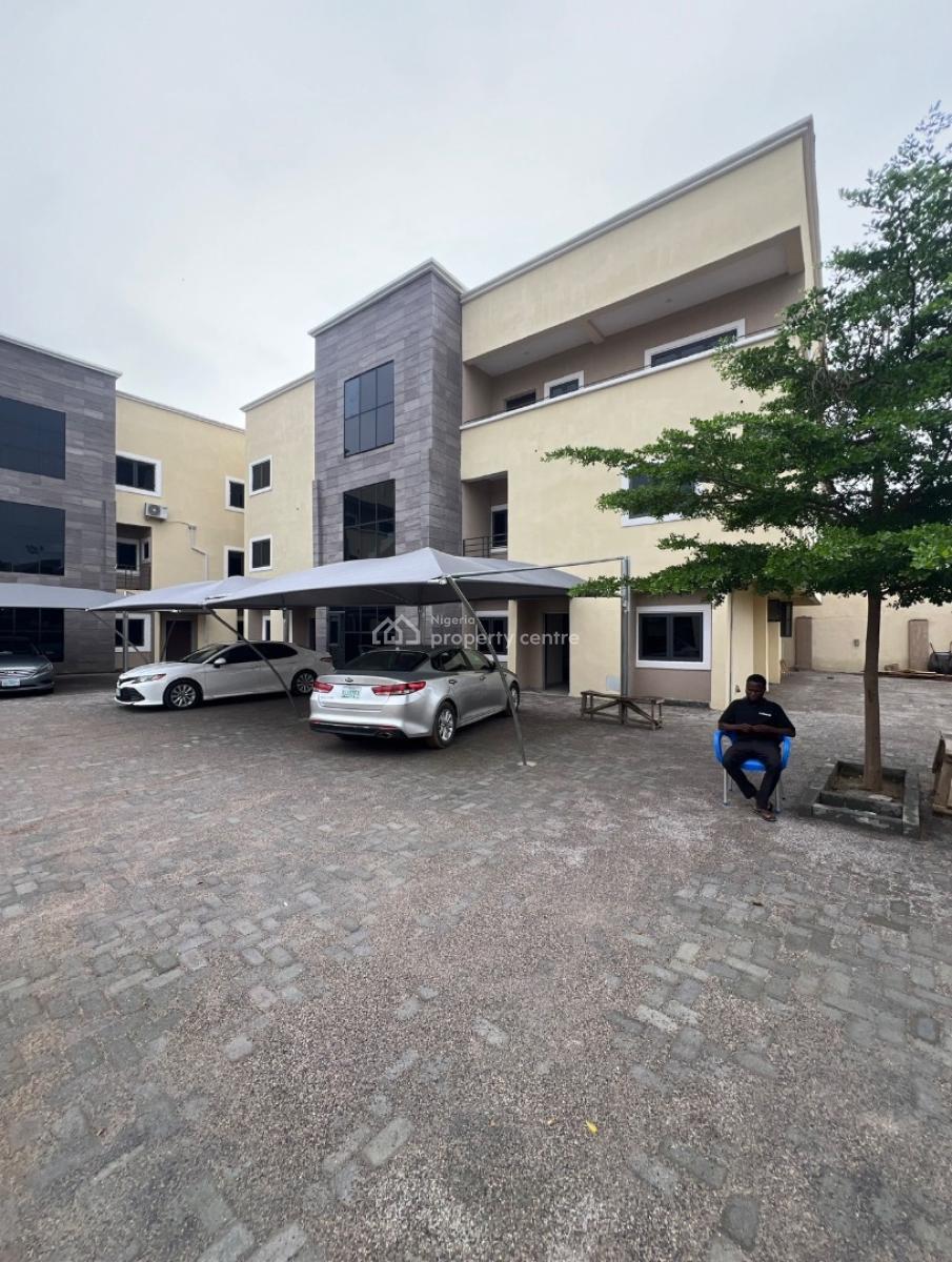 4 Bedroom Townhouse with En-suite Bq, Mabushi, Abuja, Semi-detached Duplex for Rent