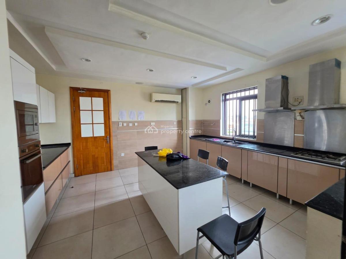 Spacous Massive Luxury 3 Bedroom Flat, Secure Estate, Lekki Phase 1, Lekki, Lagos, Flat / Apartment for Rent