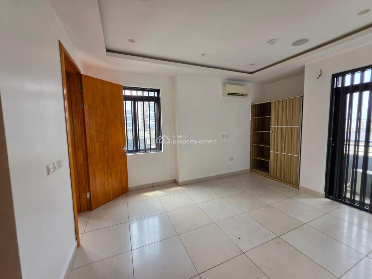 Spacous Massive Luxury 3 Bedroom Flat, Secure Estate, Lekki Phase 1, Lekki, Lagos, Flat / Apartment for Rent