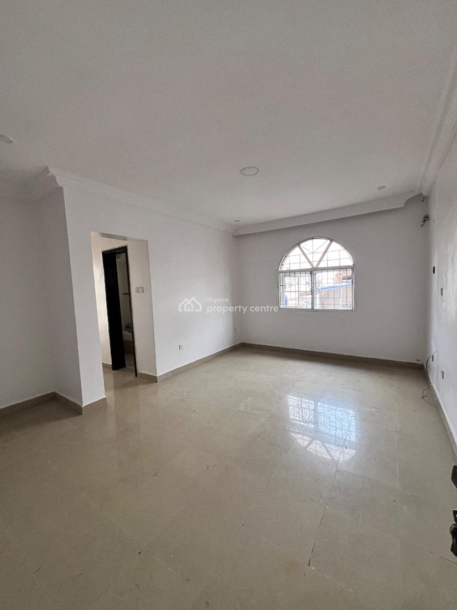 Spacious 3 Bedroom Apartment, Lekki Phase 1, Lekki, Lagos, Flat / Apartment for Rent