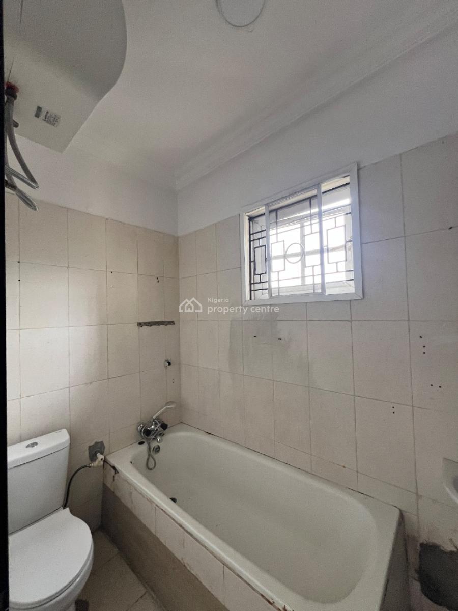 Spacious 3 Bedroom Apartment, Lekki Phase 1, Lekki, Lagos, Flat / Apartment for Rent