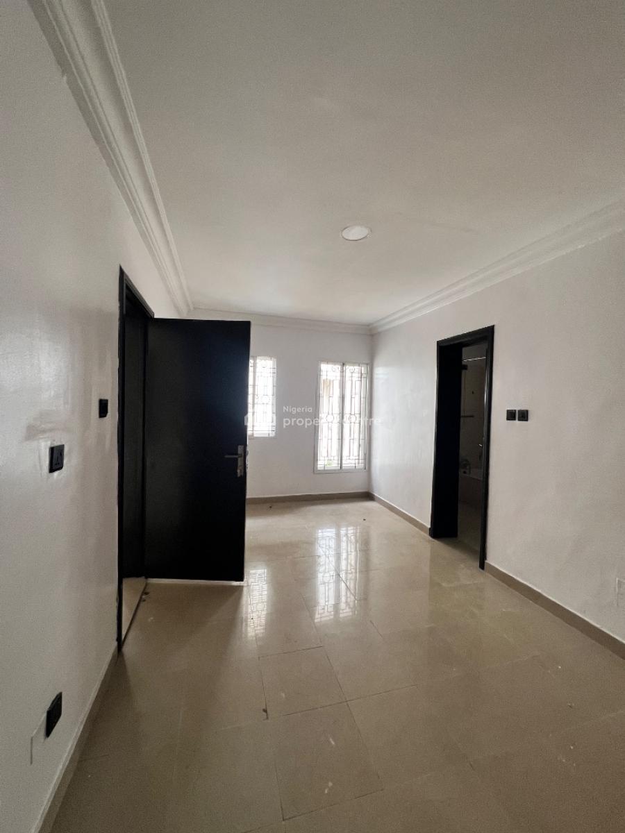 Spacious 3 Bedroom Apartment, Lekki Phase 1, Lekki, Lagos, Flat / Apartment for Rent