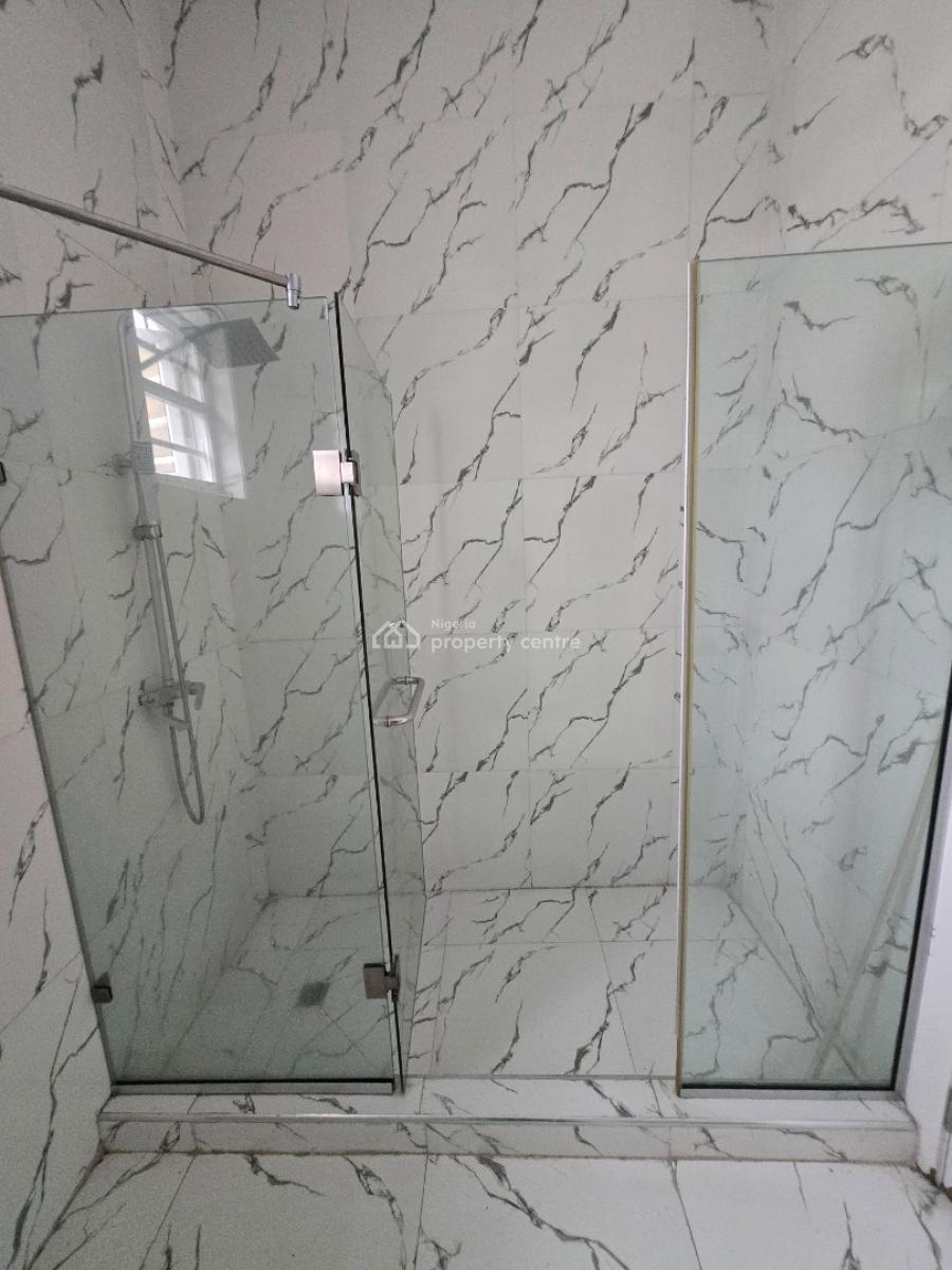 4 Bedroom Semi Detached Duplex with Bq for Distress, Royal Pine Estate, Lekki Expressway, Lekki, Lagos, Semi-detached Duplex for Sale