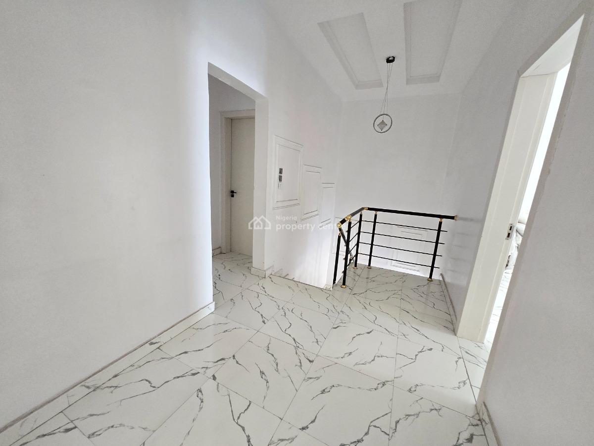 4 Bedroom Semi Detached Duplex with Bq for Distress, Royal Pine Estate, Lekki Expressway, Lekki, Lagos, Semi-detached Duplex for Sale
