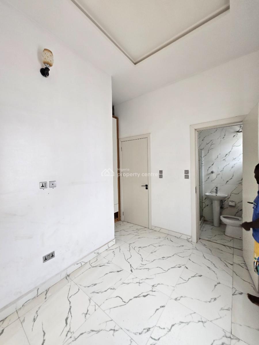 4 Bedroom Semi Detached Duplex with Bq for Distress, Royal Pine Estate, Lekki Expressway, Lekki, Lagos, Semi-detached Duplex for Sale