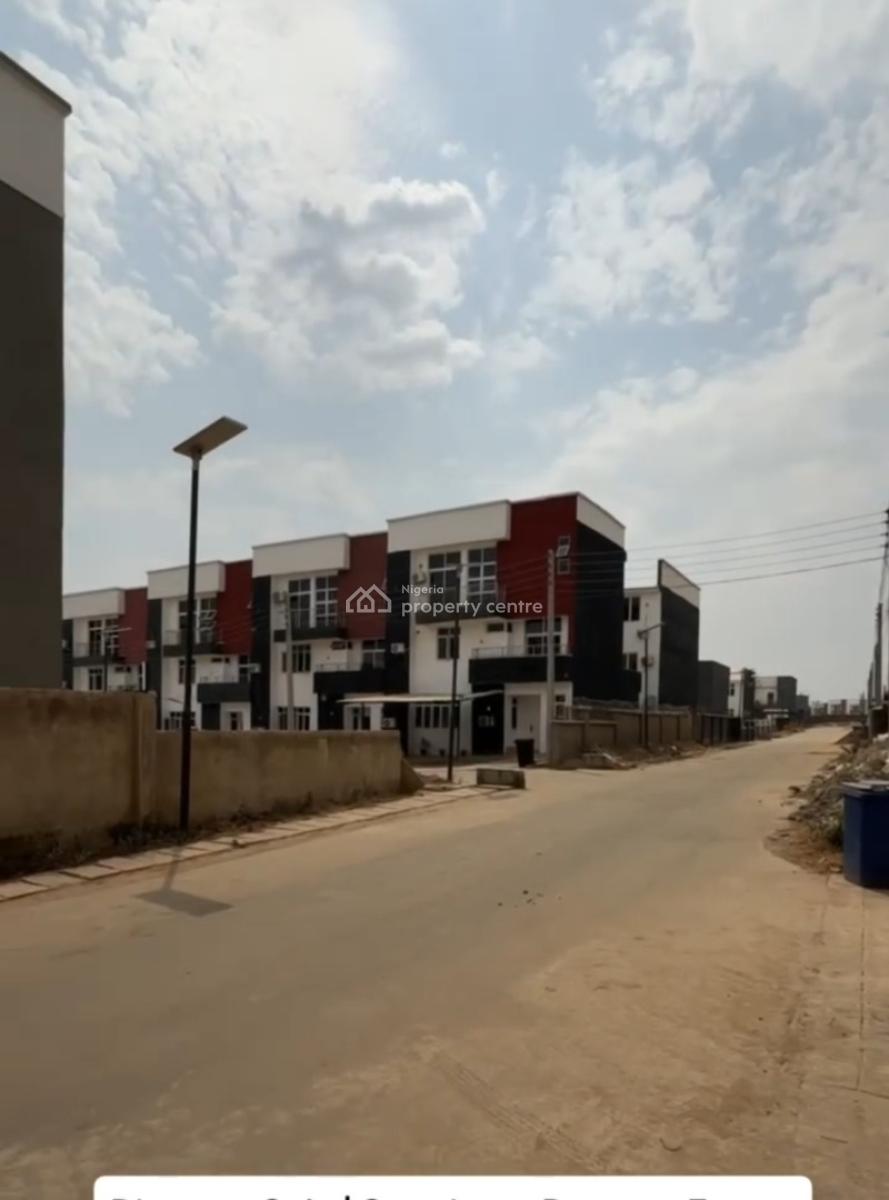 Fully Furnished Spacious 6 Bedrooms, Dantata Estate, Gwarinpa, Abuja, Terraced Duplex for Sale
