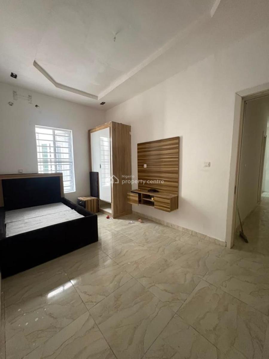 Spacious Guest Room in a Shared Apartment, Oral Extension, Lekki, Lagos, Flat / Apartment for Rent