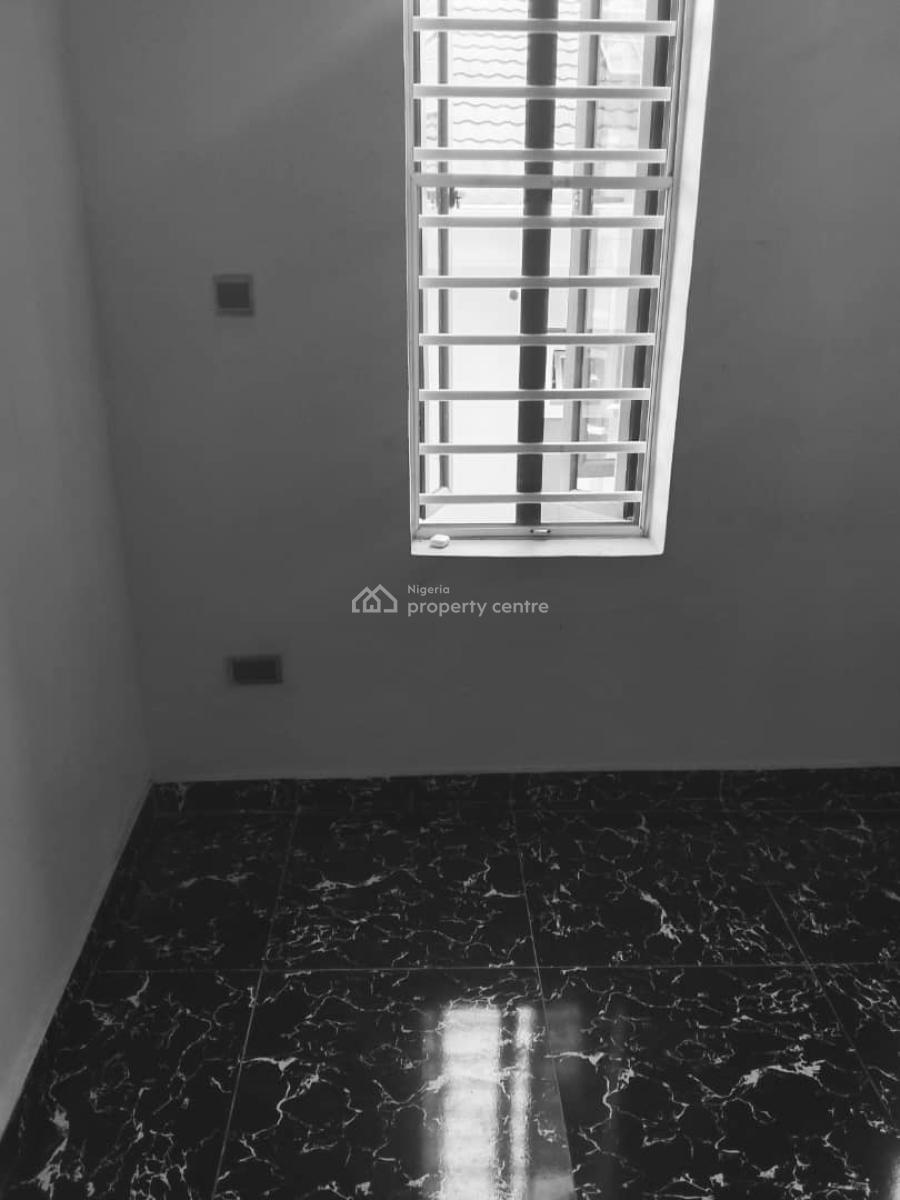 Spacious Luxury  Room Upstairs with Shared Kitchen, Ikota, Lekki, Lagos, Self Contain (single Rooms) for Rent