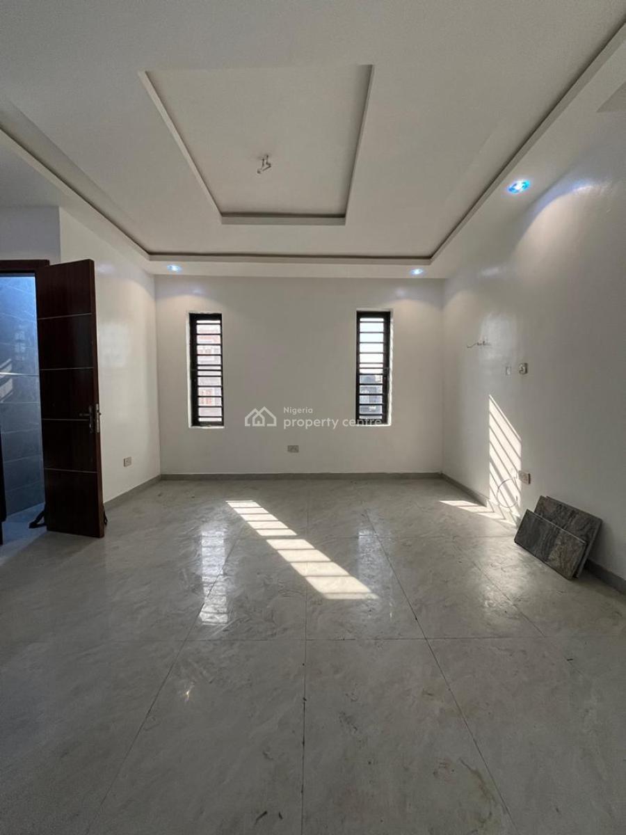 Deluxe 2 Bedroom Apartment, Surulere, Lagos, Block of Flats for Sale