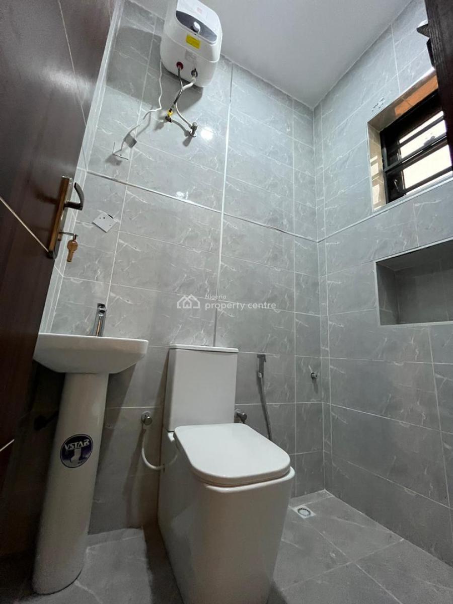 Deluxe 2 Bedroom Apartment, Surulere, Lagos, Block of Flats for Sale