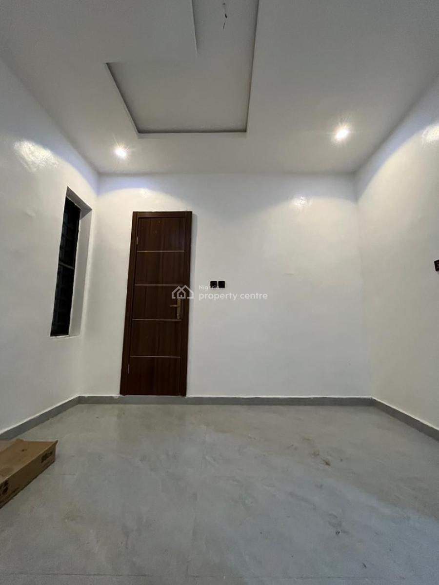 Deluxe 2 Bedroom Apartment, Surulere, Lagos, Block of Flats for Sale