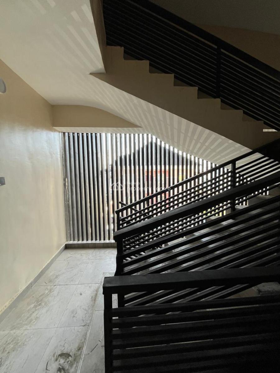 Deluxe 2 Bedroom Apartment, Surulere, Lagos, Block of Flats for Sale